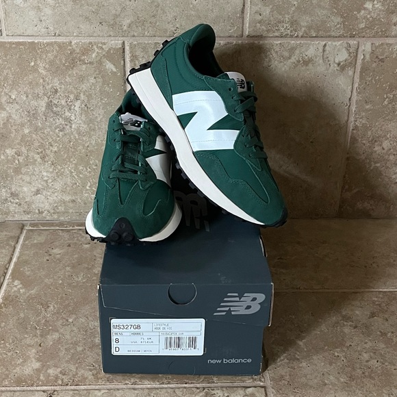 New Balance Shoes - New Balance 327 Sneaker